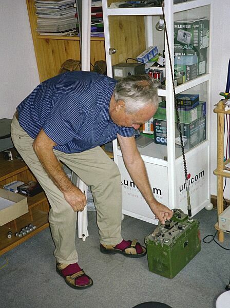 KDT_FA_treffen_am13Juli03_RainersArbZimmer_NVA_Funkgeraet