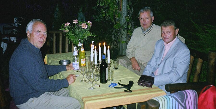 KDT_FA_treffen12u13Juli03_abends_inRainersGarten_1